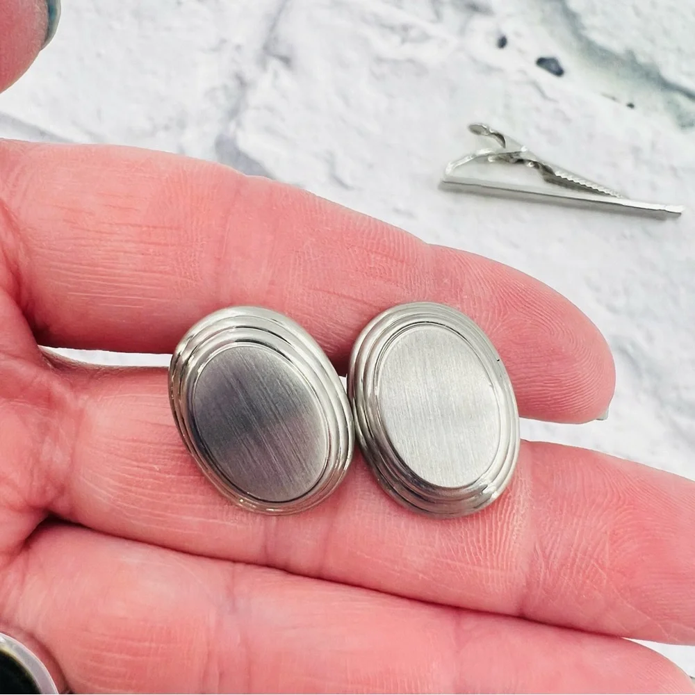 Elegant Silver and Black Men's Accessory Cufflink and Tie Clip Set
